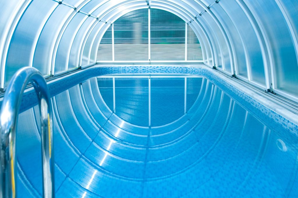 Swimming pool safety cover